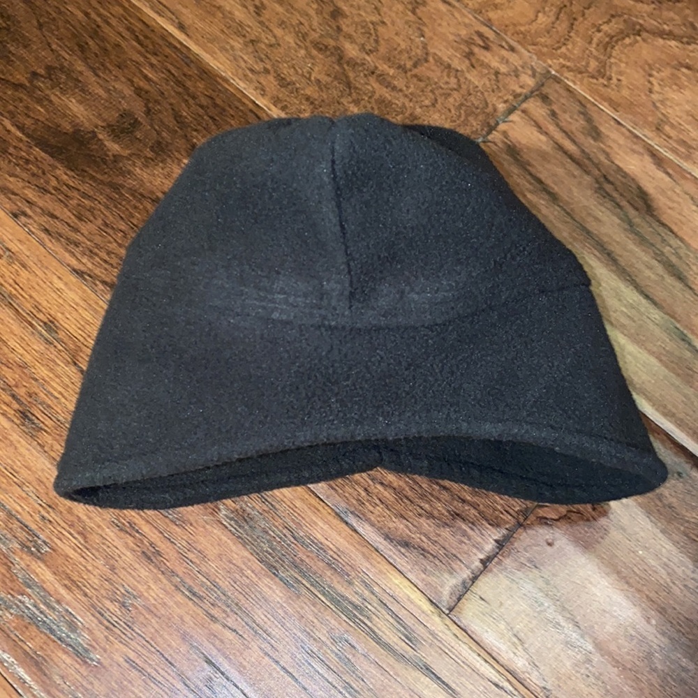 Youth black beanie toboggan hat ear cover winter ski wear under helmet small 6-7 - Picture 8 of 8